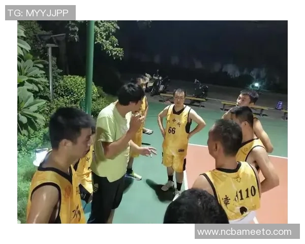 深圳篮球队的节奏解析:如何在比赛中掌控节奏与战术的结合 深圳篮球队的节奏解析:如何在比赛中掌控节奏与战术的结合