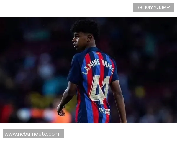 足球场上的魔术师会特技的明星球员们展现惊人技艺与魅力